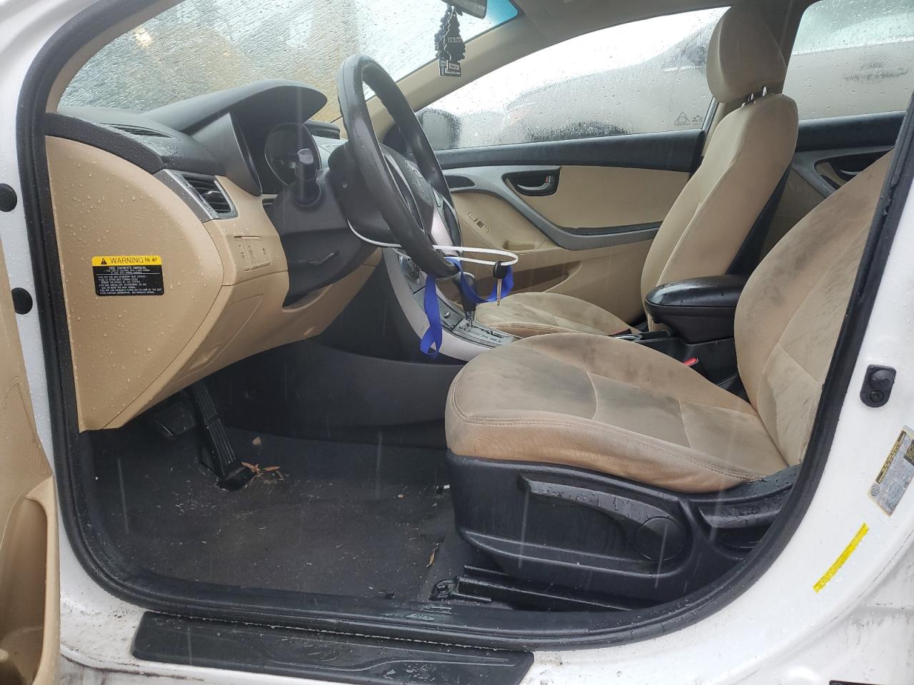 2013 Hyundai Elantra - Image 7