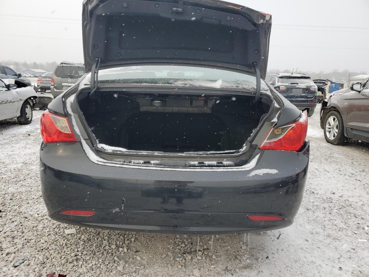 2011 Hyundai Sonata - Image 6