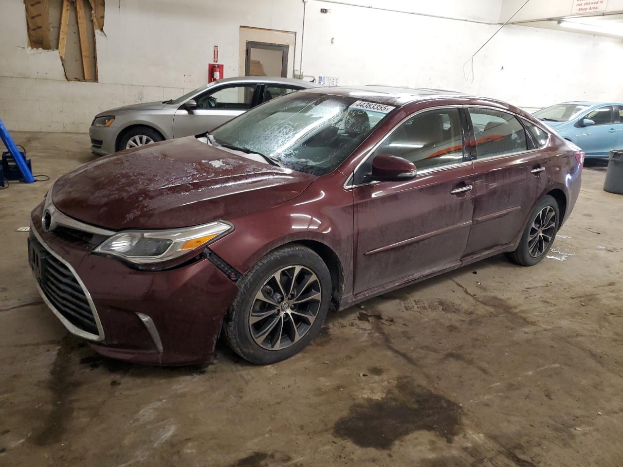 2016 Toyota Avalon - Image 1