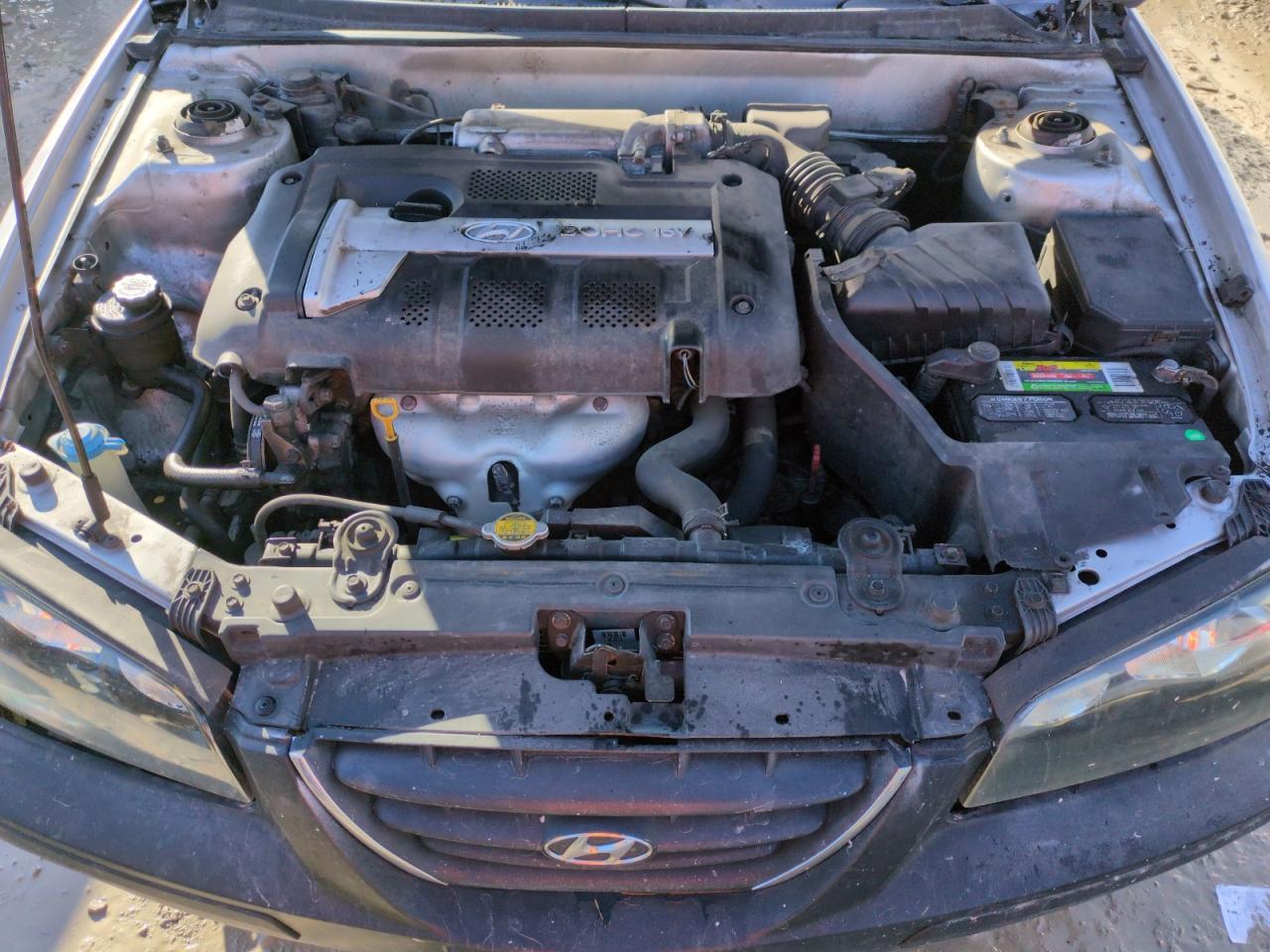 2004 Hyundai Elantra - Image 11