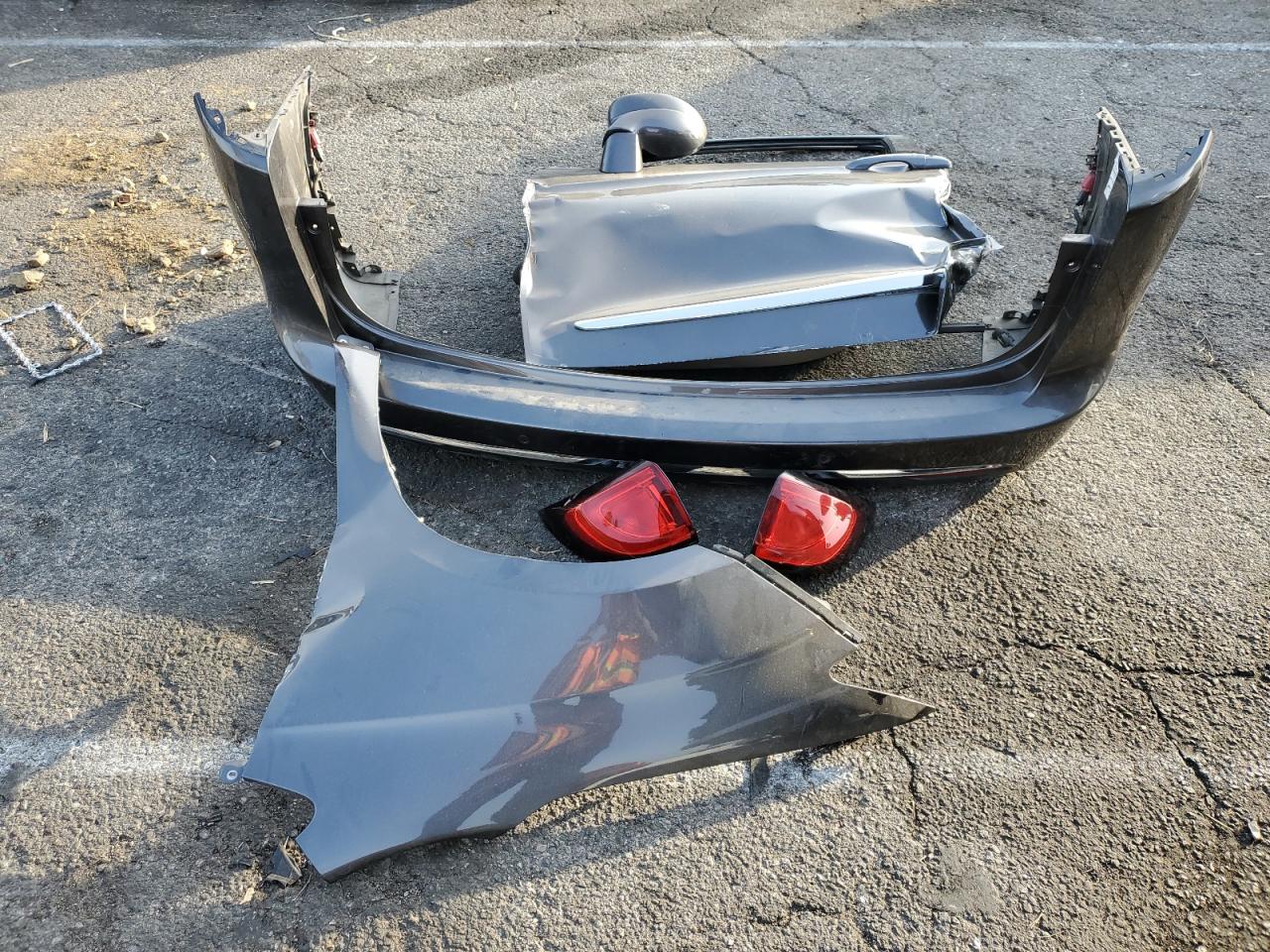 2018 Chrysler Pacifica - Image 15