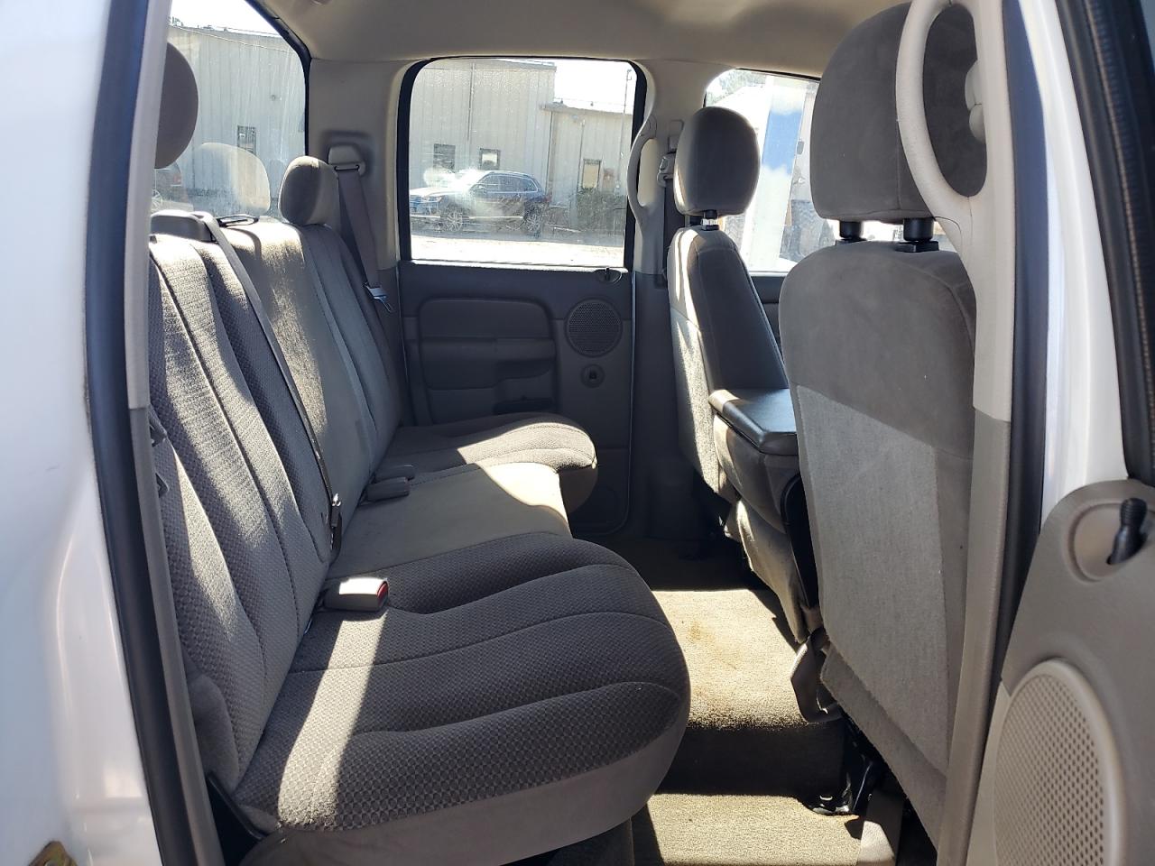 2005 Dodge RAM - Image 10