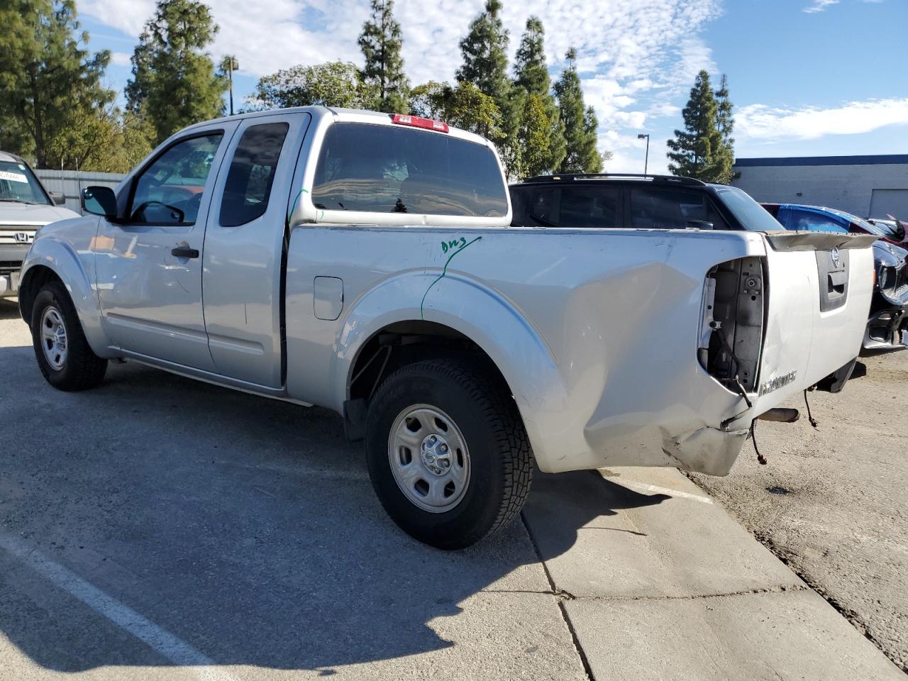 2014 Nissan Navara (Frontier) - Image 2