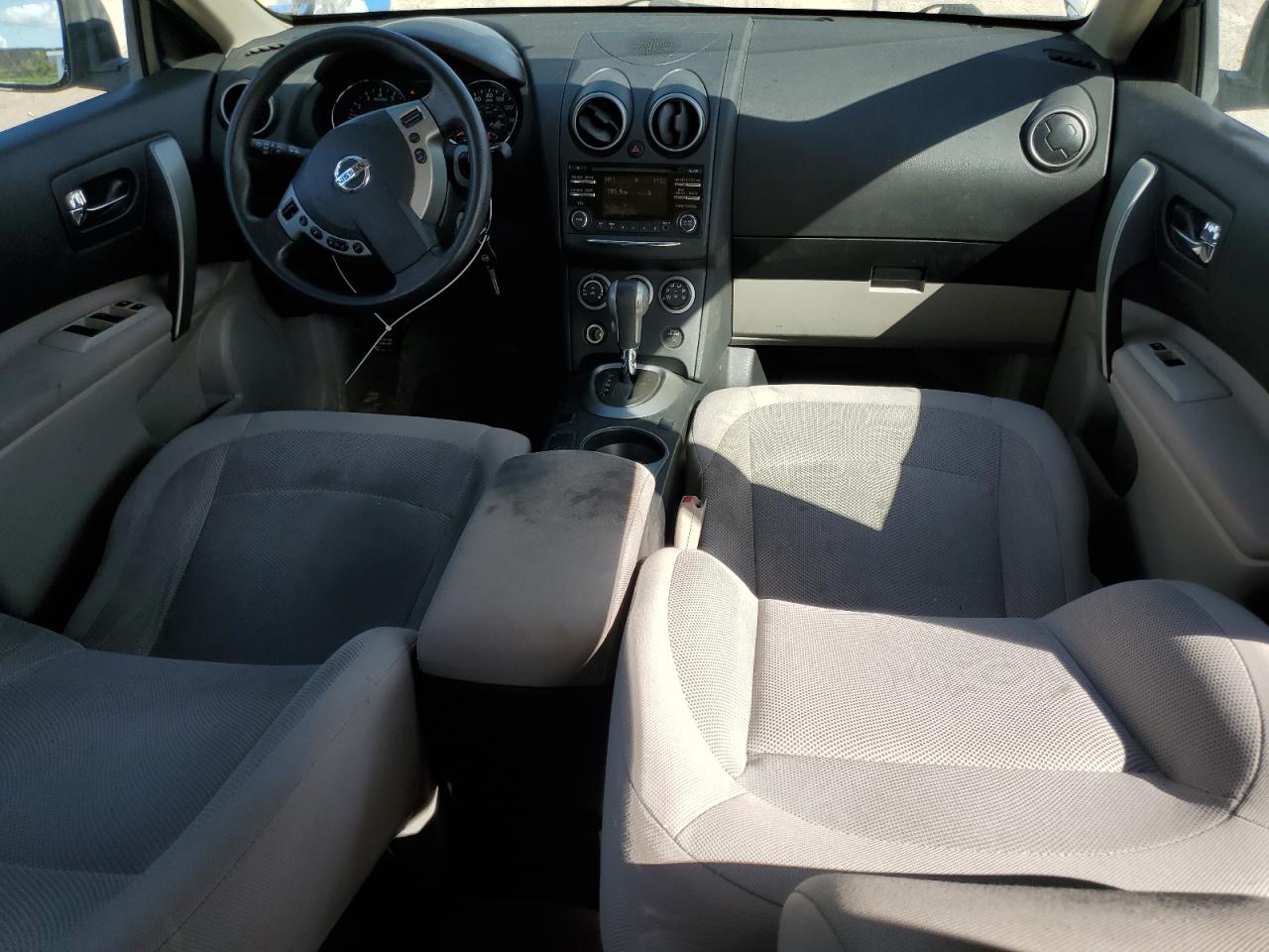 2015 Nissan Rogue - Image 8