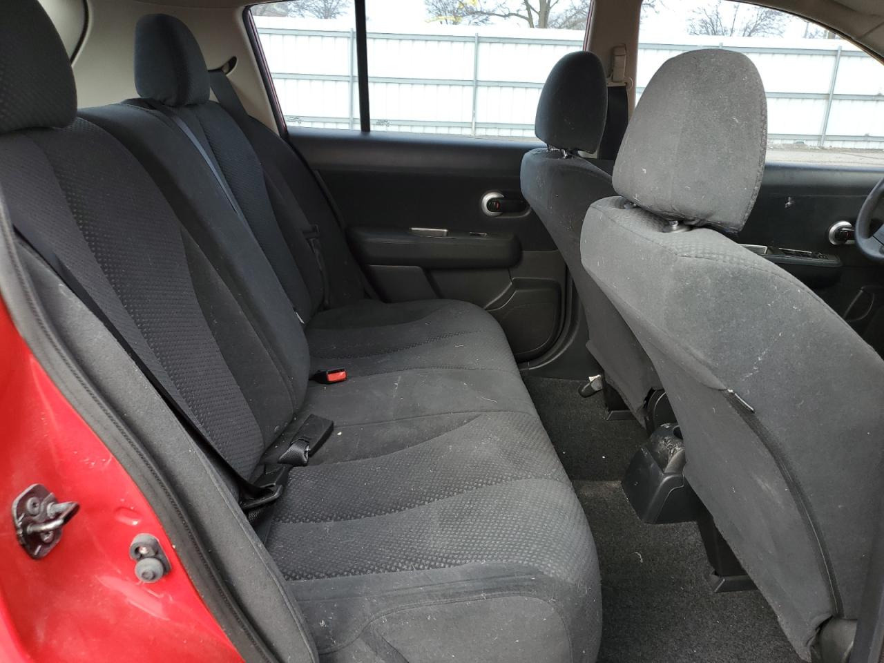 2011 Nissan Versa - Image 11