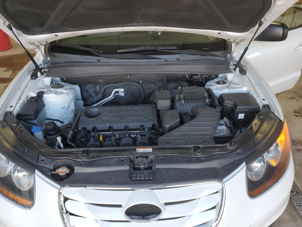 2011 Hyundai Santa Fe - Image 12
