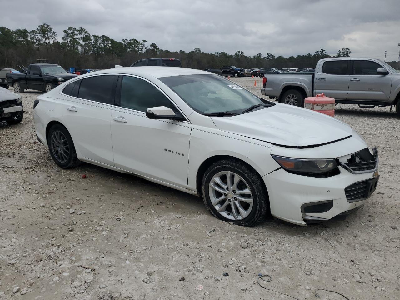 2018 Chevrolet Malibu - Image 4