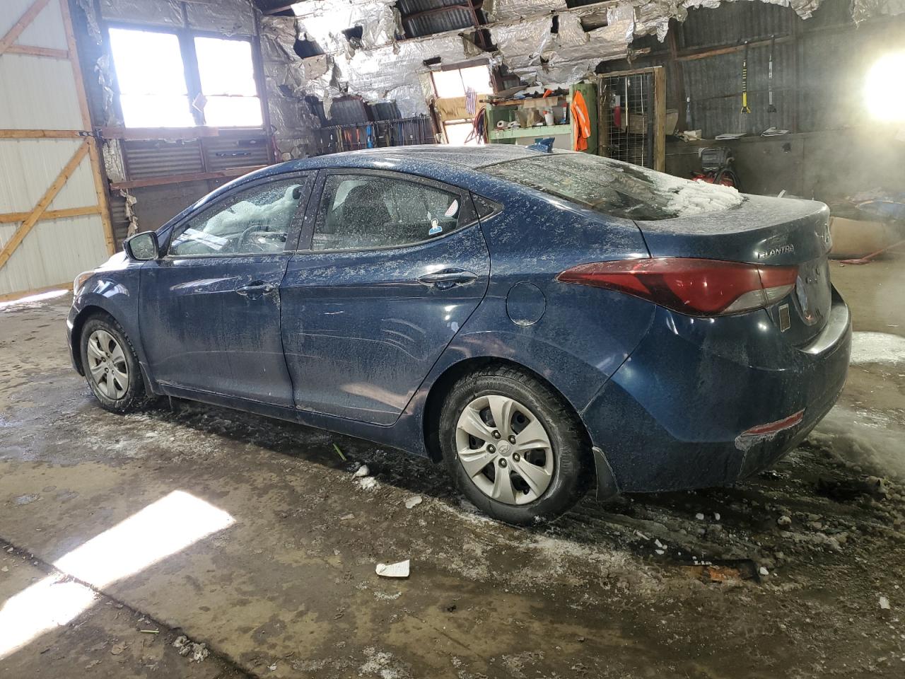 2016 Hyundai Elantra - Image 2