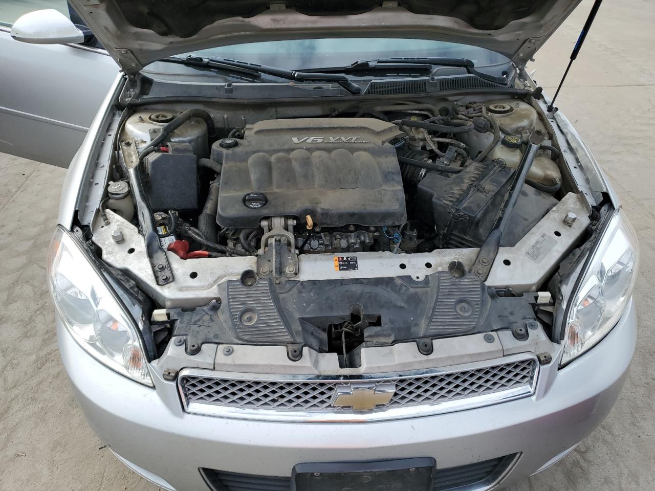 2016 Chevrolet Impala - Image 11