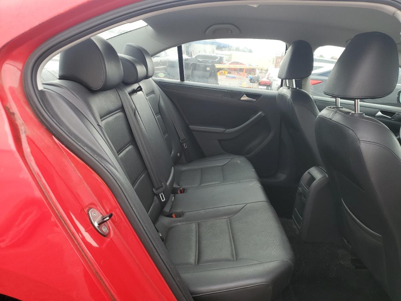 2014 Volkswagen Jetta - Image 10