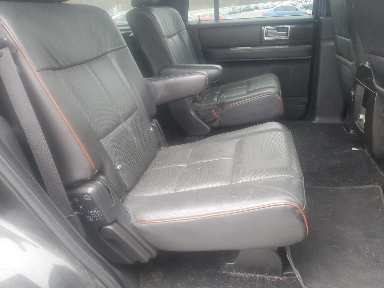 2007 Lincoln Navigator - Image 11