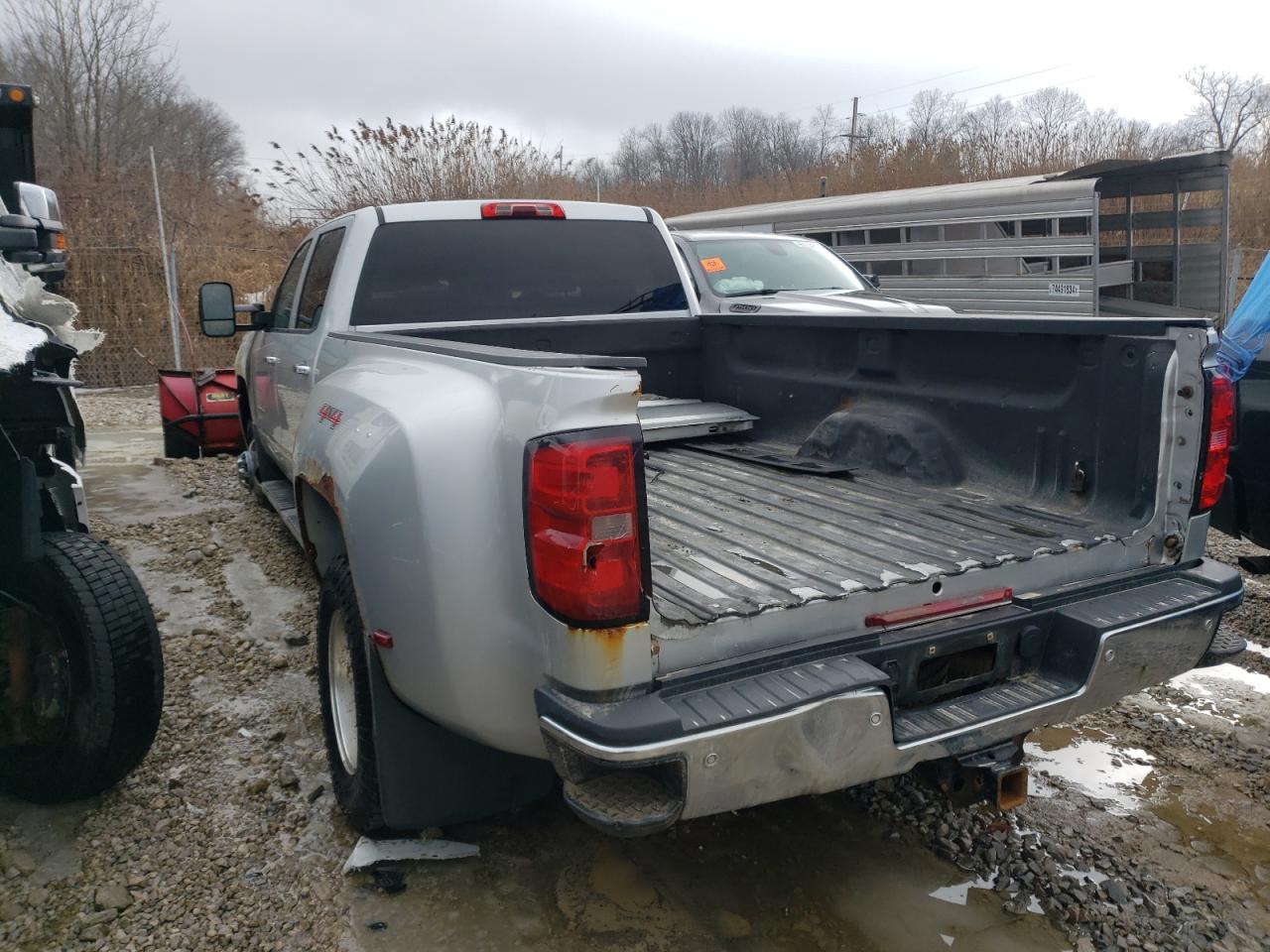2015 Chevrolet Silverado - Image 2