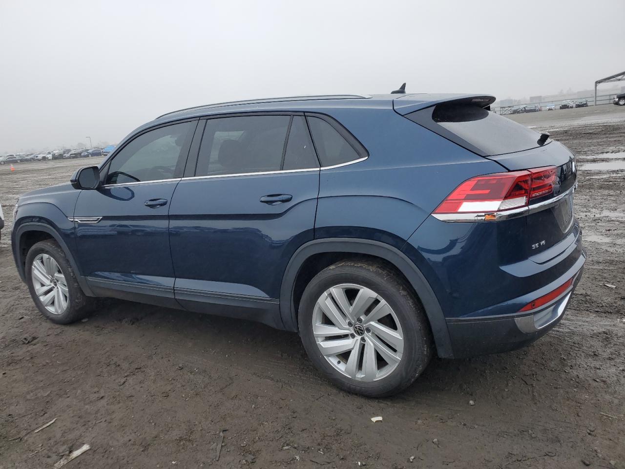 2021 Volkswagen Atlas - Image 2