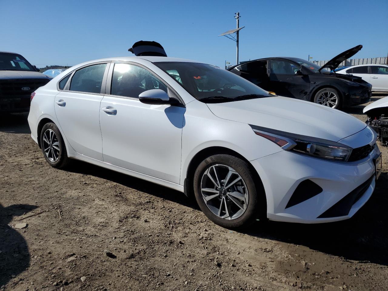 2024 Kia Forte - Image 4