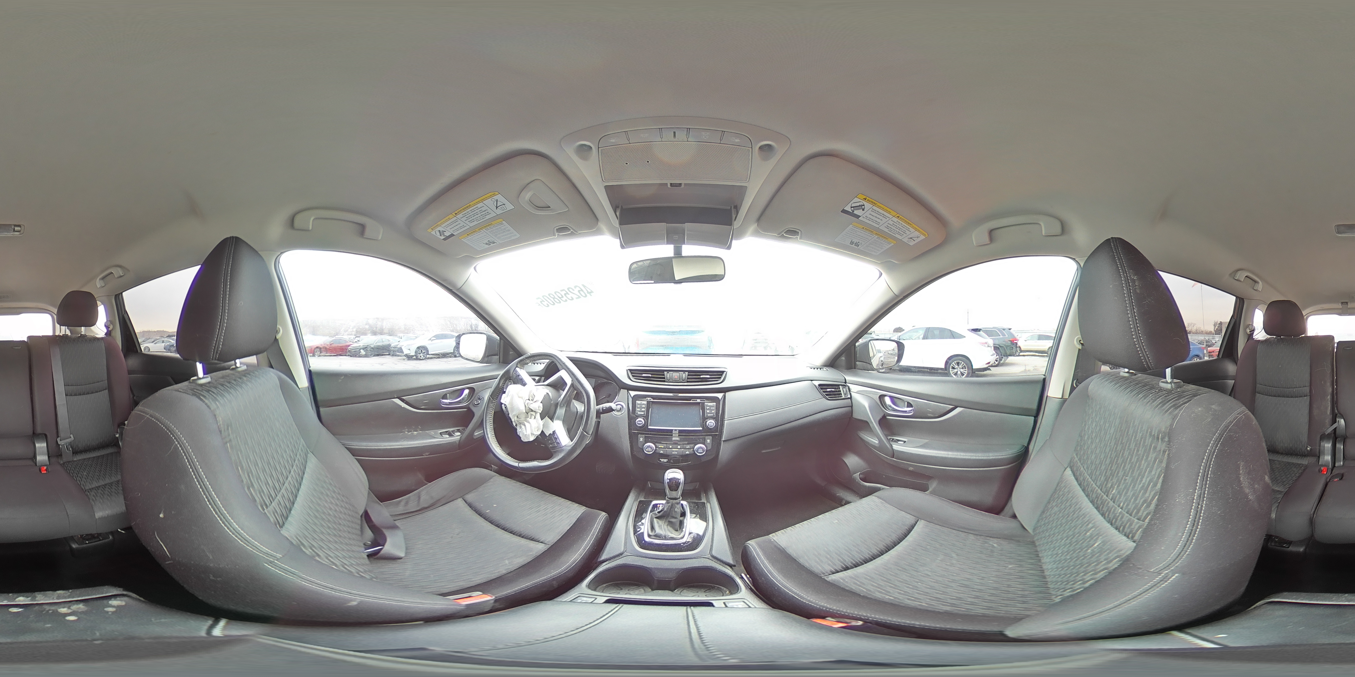 2017 Nissan Rogue - Image 16