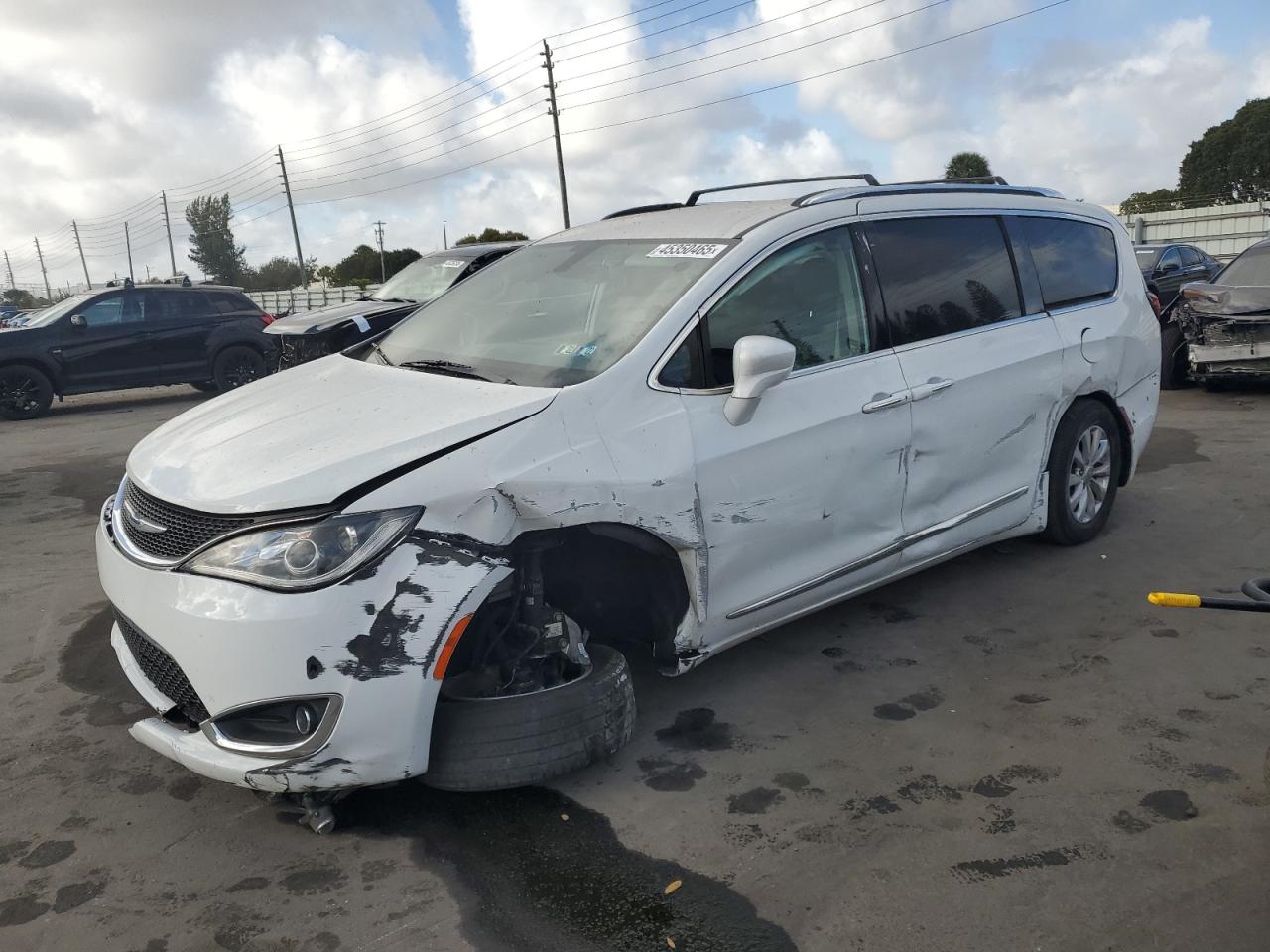 2019 Chrysler Pacifica - Image 1
