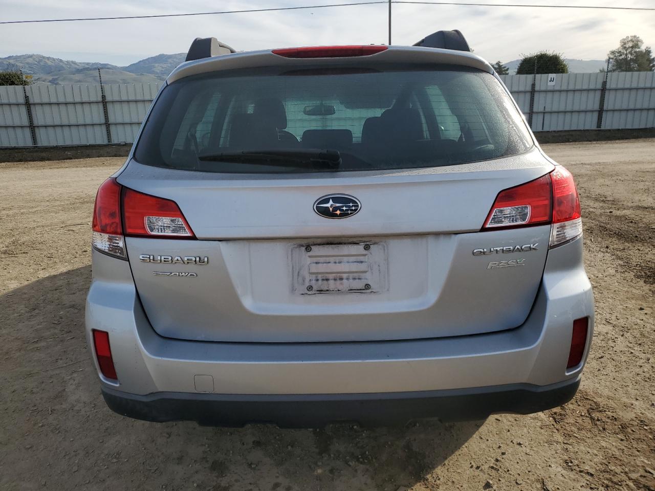 2012 Subaru Outback - Image 6