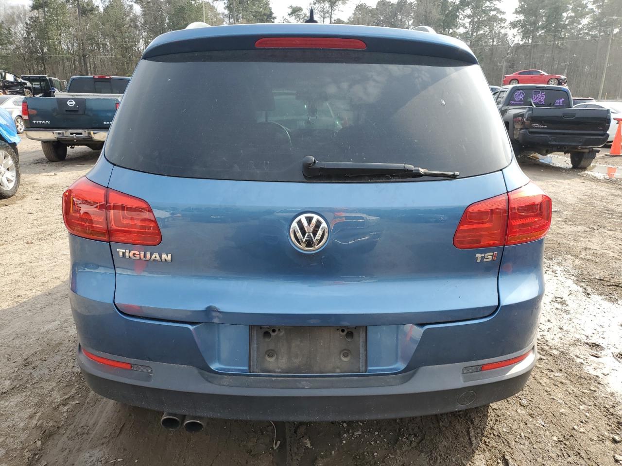 2017 Volkswagen Tiguan - Image 6