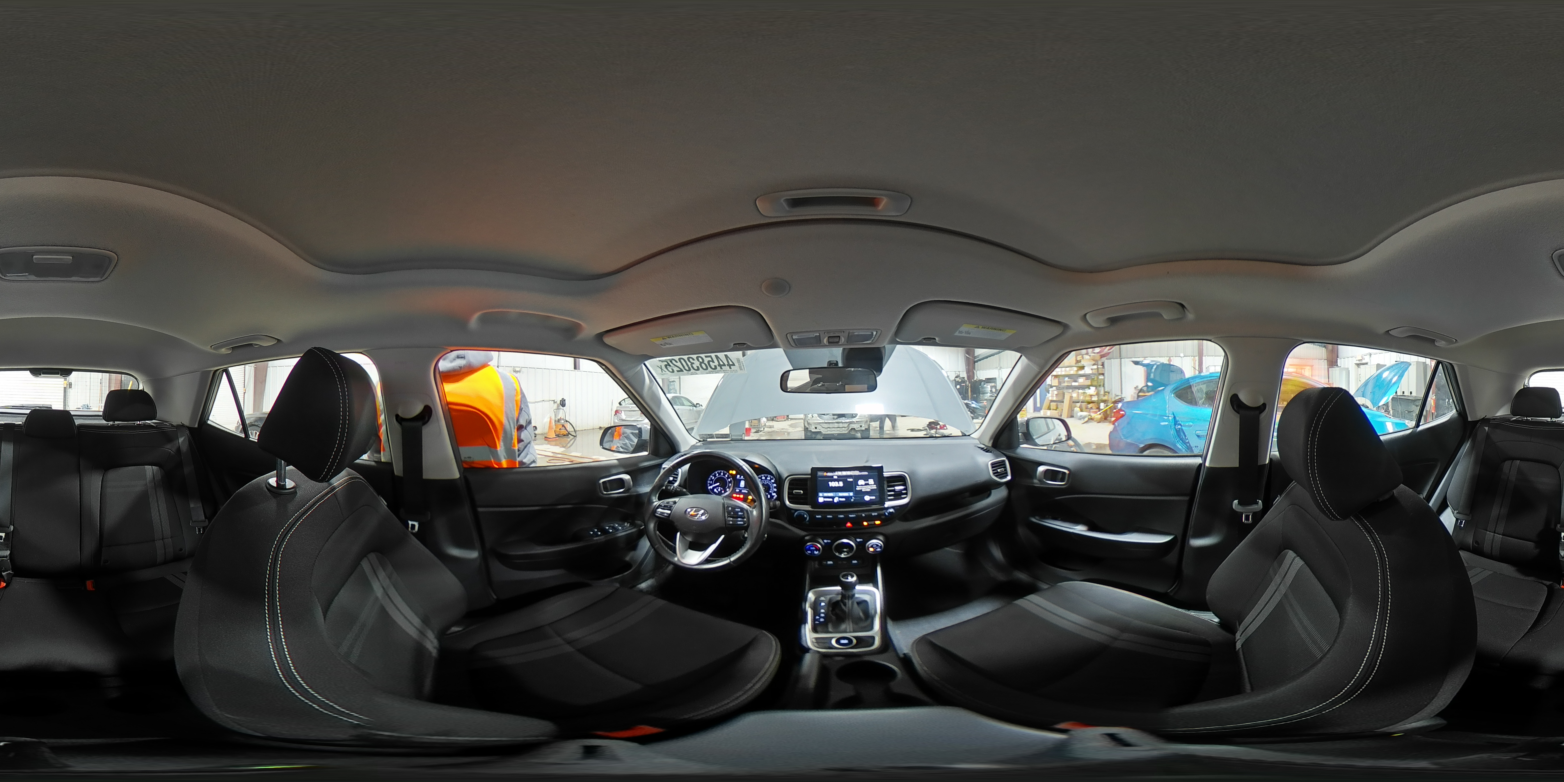 2022 Hyundai Venue - Image 15