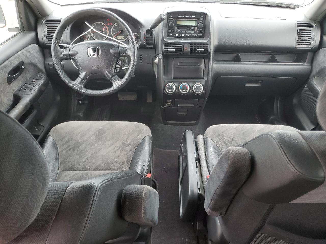 2004 Honda CR-V - Image 8