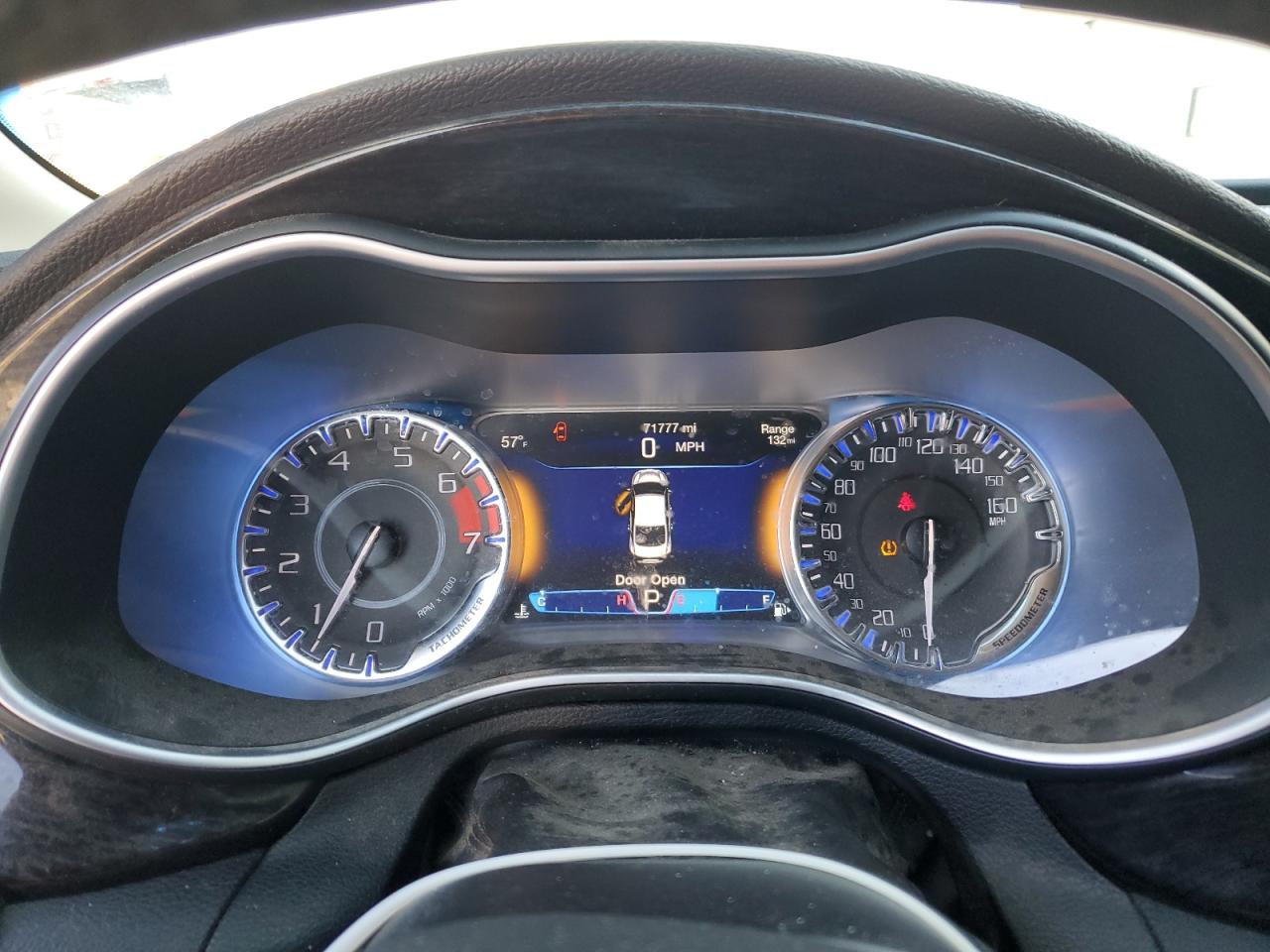 2015 Chrysler 200 - Image 9