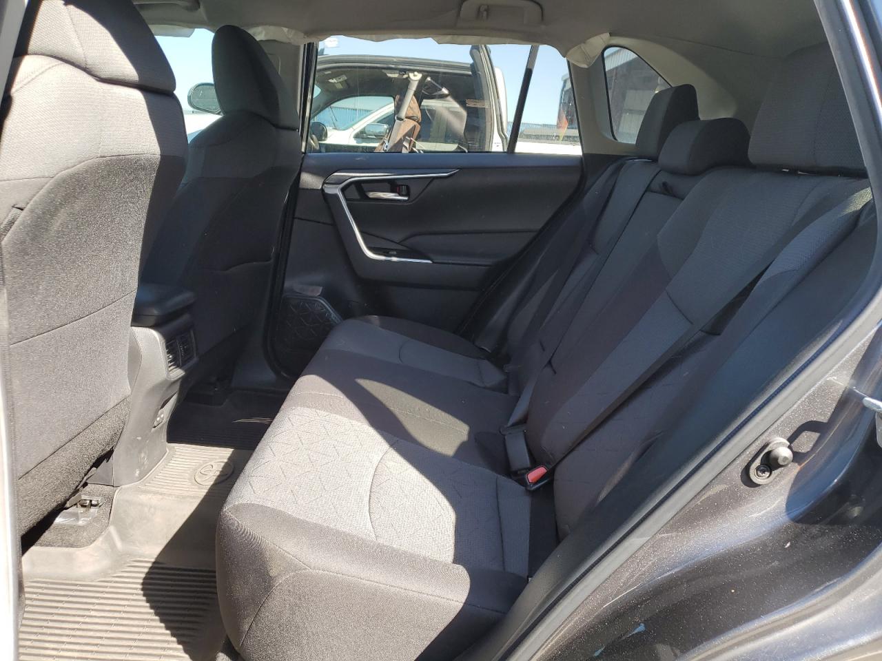 2022 Toyota RAV 4 - Image 11