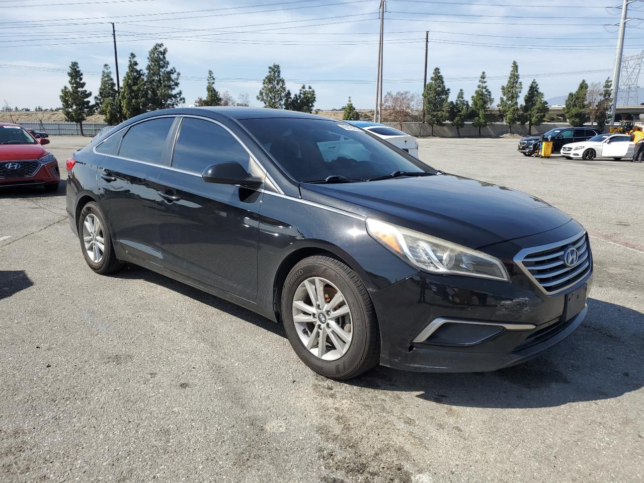2017 Hyundai Sonata - Image 4
