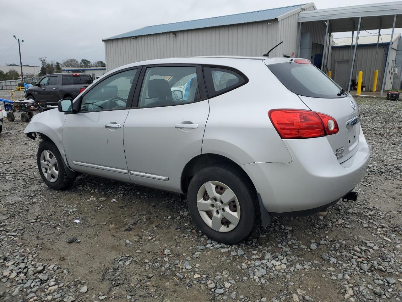 2015 Nissan Rogue - Image 2