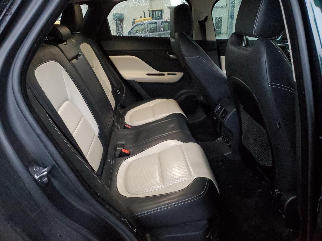 2018 Jaguar F-Pace - Image 10