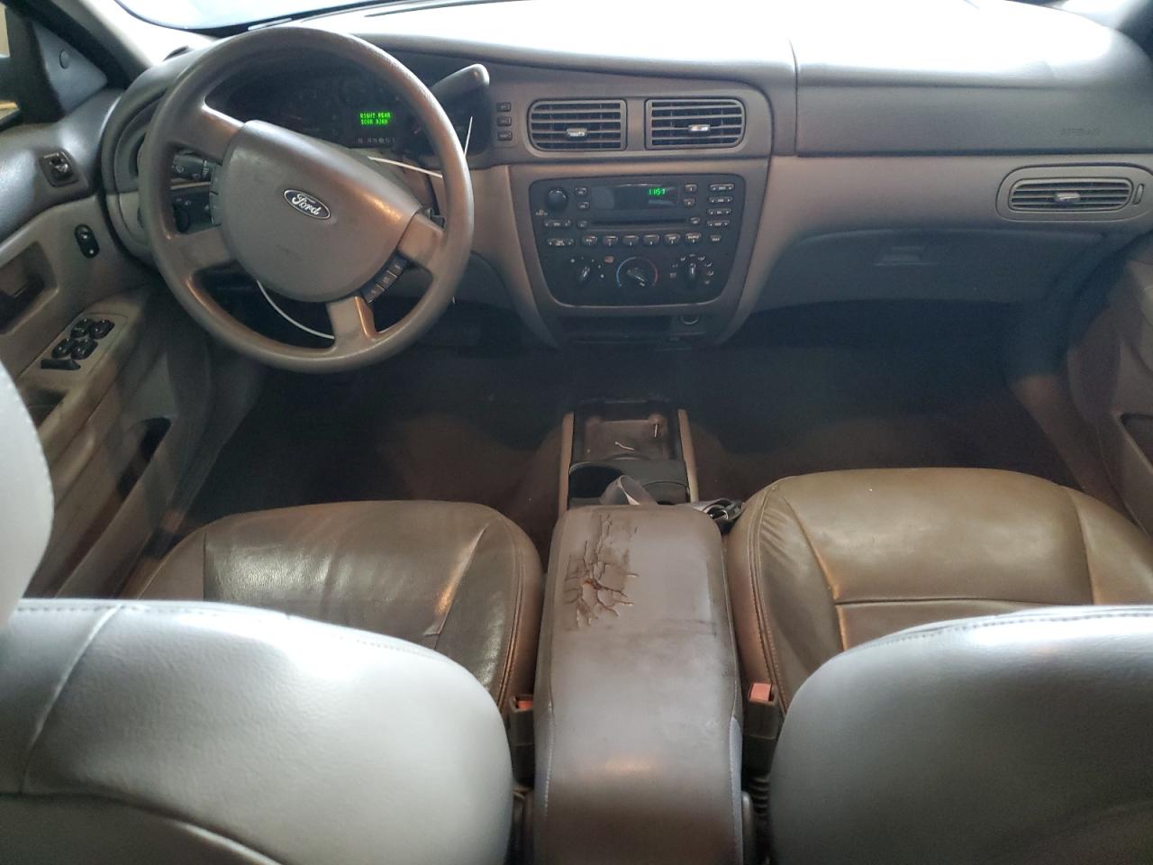 2004 Ford Taurus - Image 8