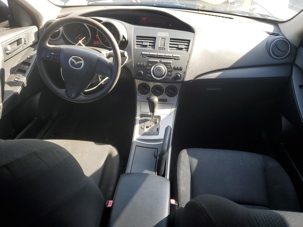 2011 Mazda 3 - Image 8