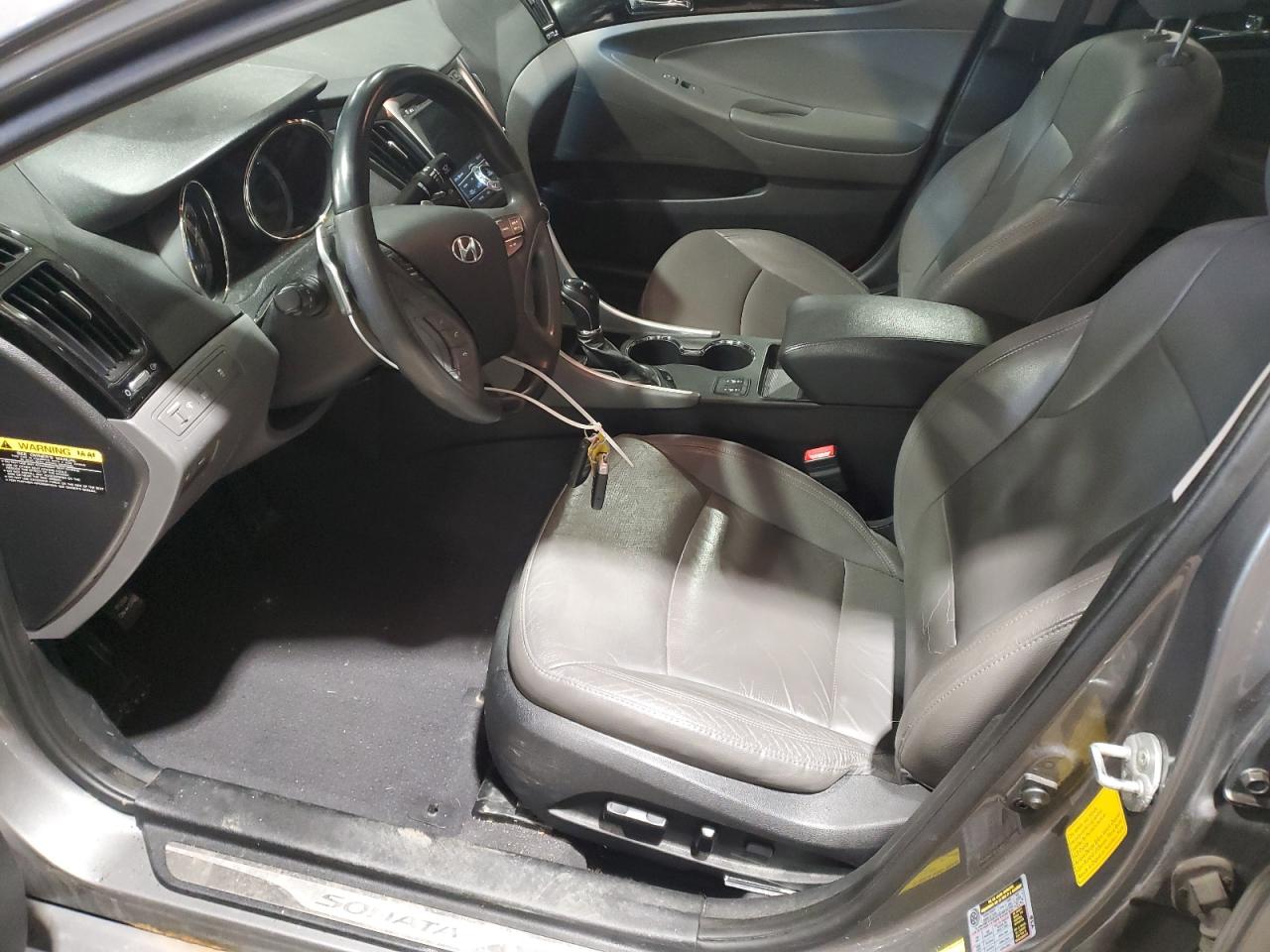 2012 Hyundai Sonata - Image 7
