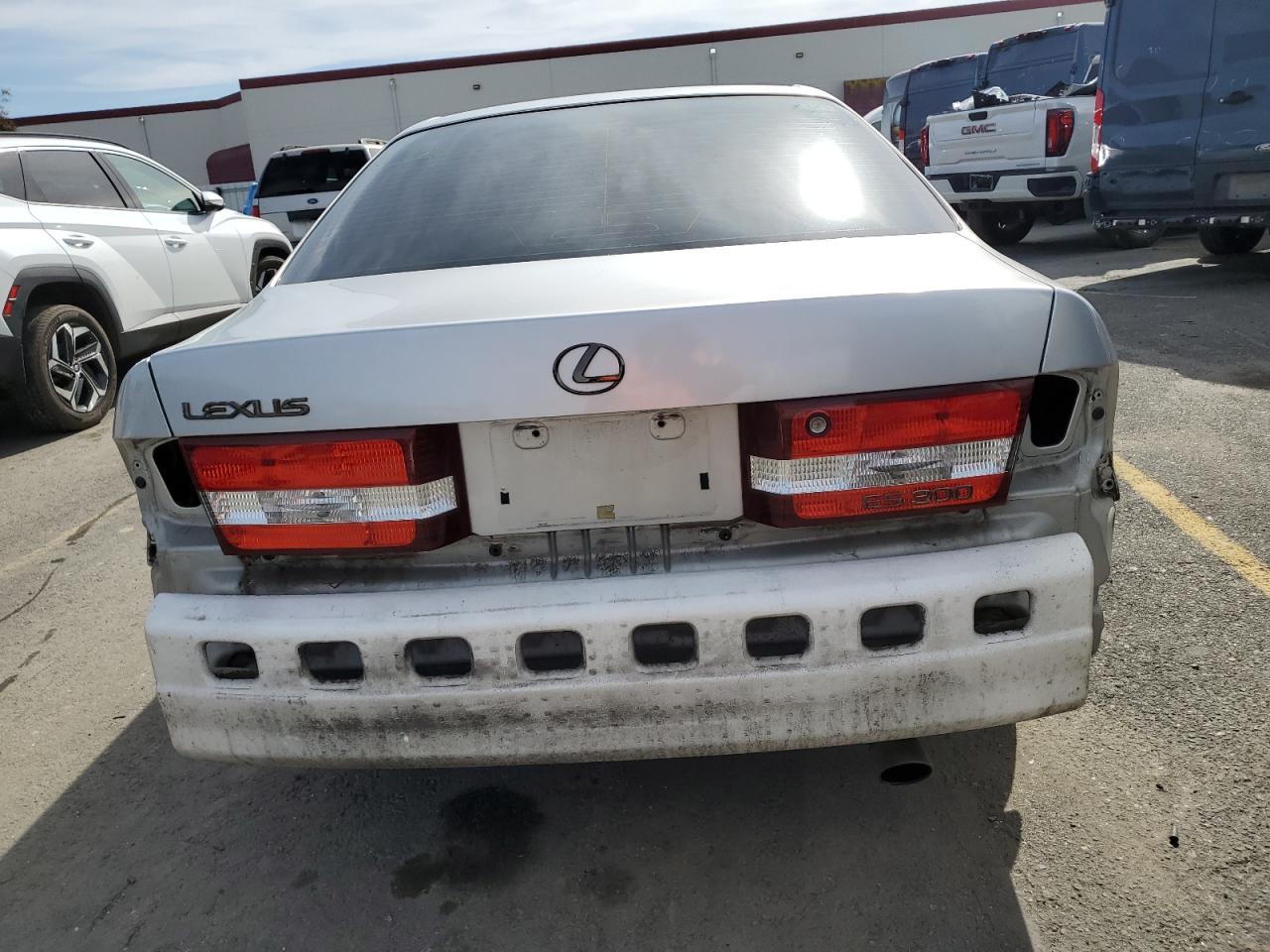 2000 Lexus ES - Image 6