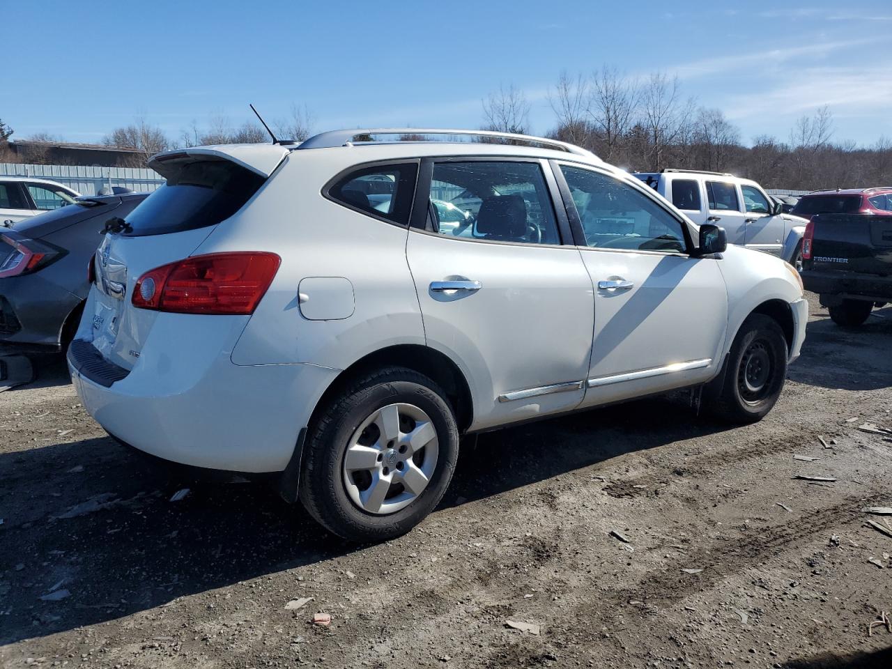 2014 Nissan Rogue - Image 3