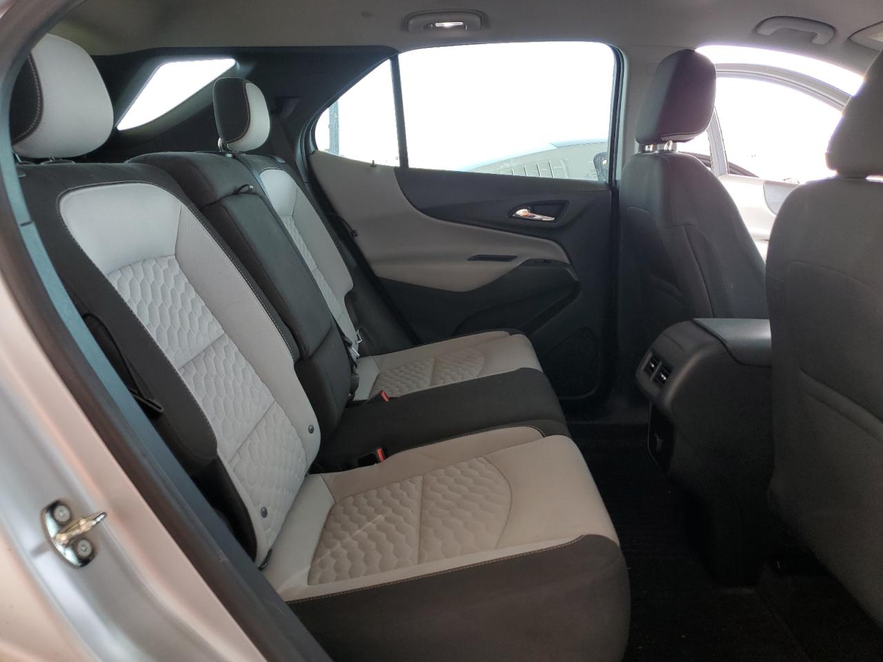 2018 Chevrolet Equinox - Image 11