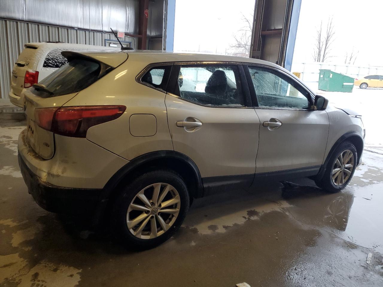 2018 Nissan Rogue - Image 3