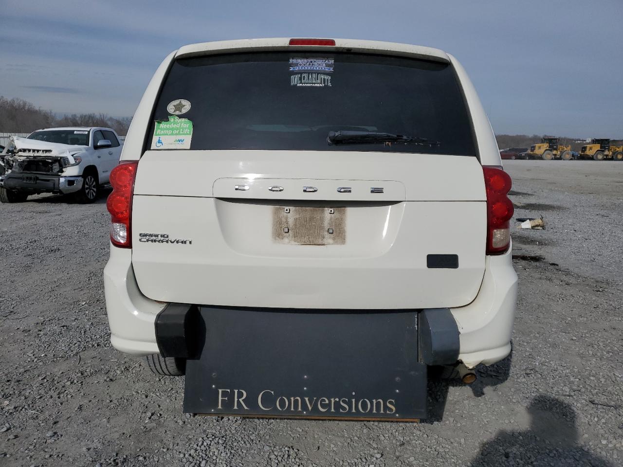 2013 Dodge Caravan - Image 6