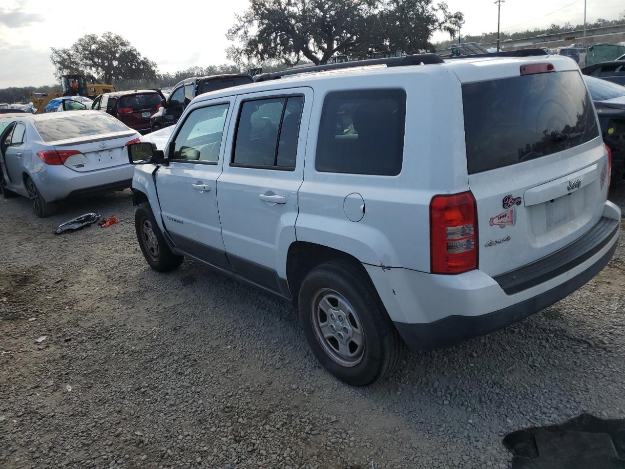 2015 Jeep Liberty (Patriot) - Image 2