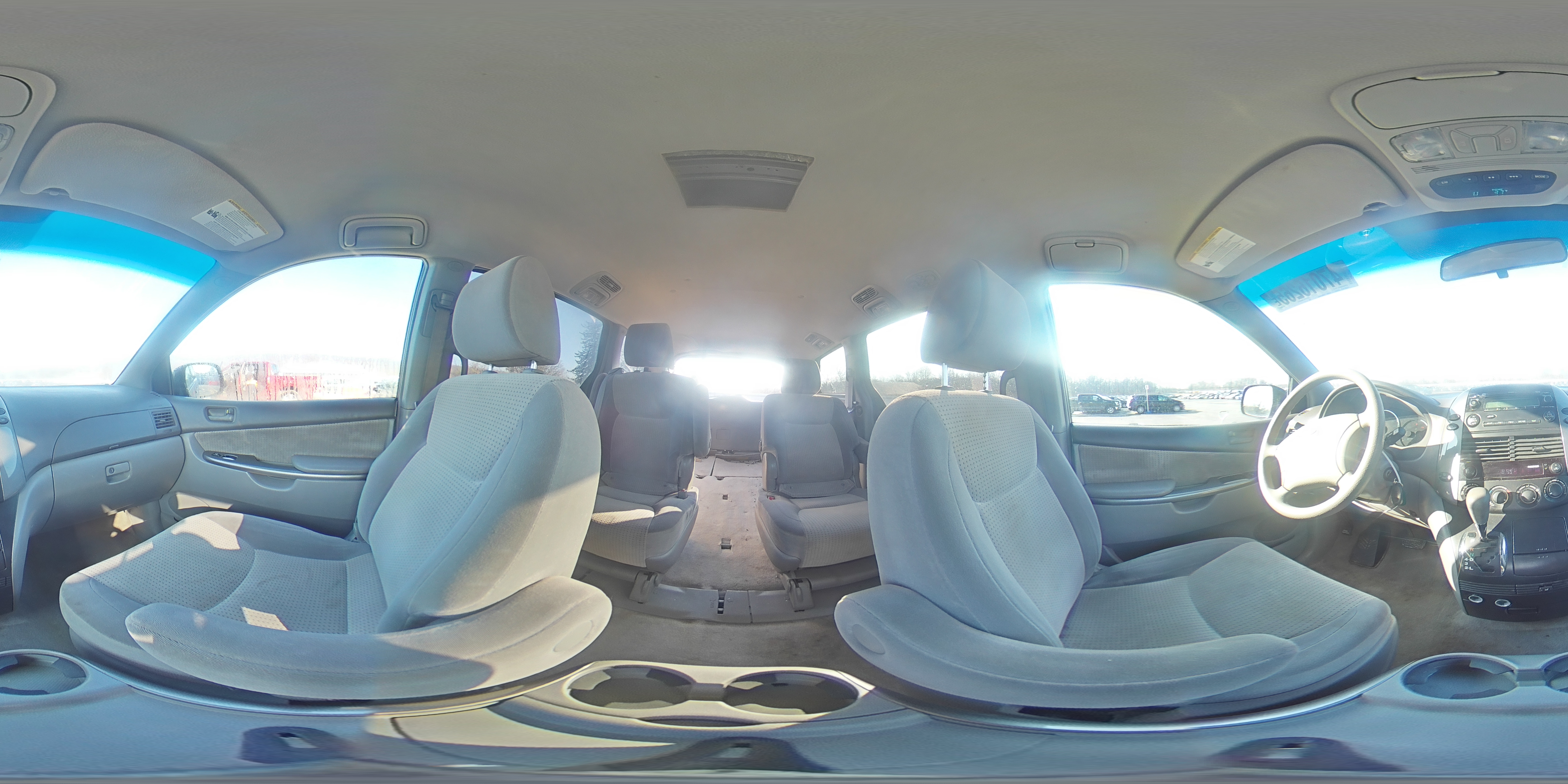 2010 Toyota Sienna - Image 14