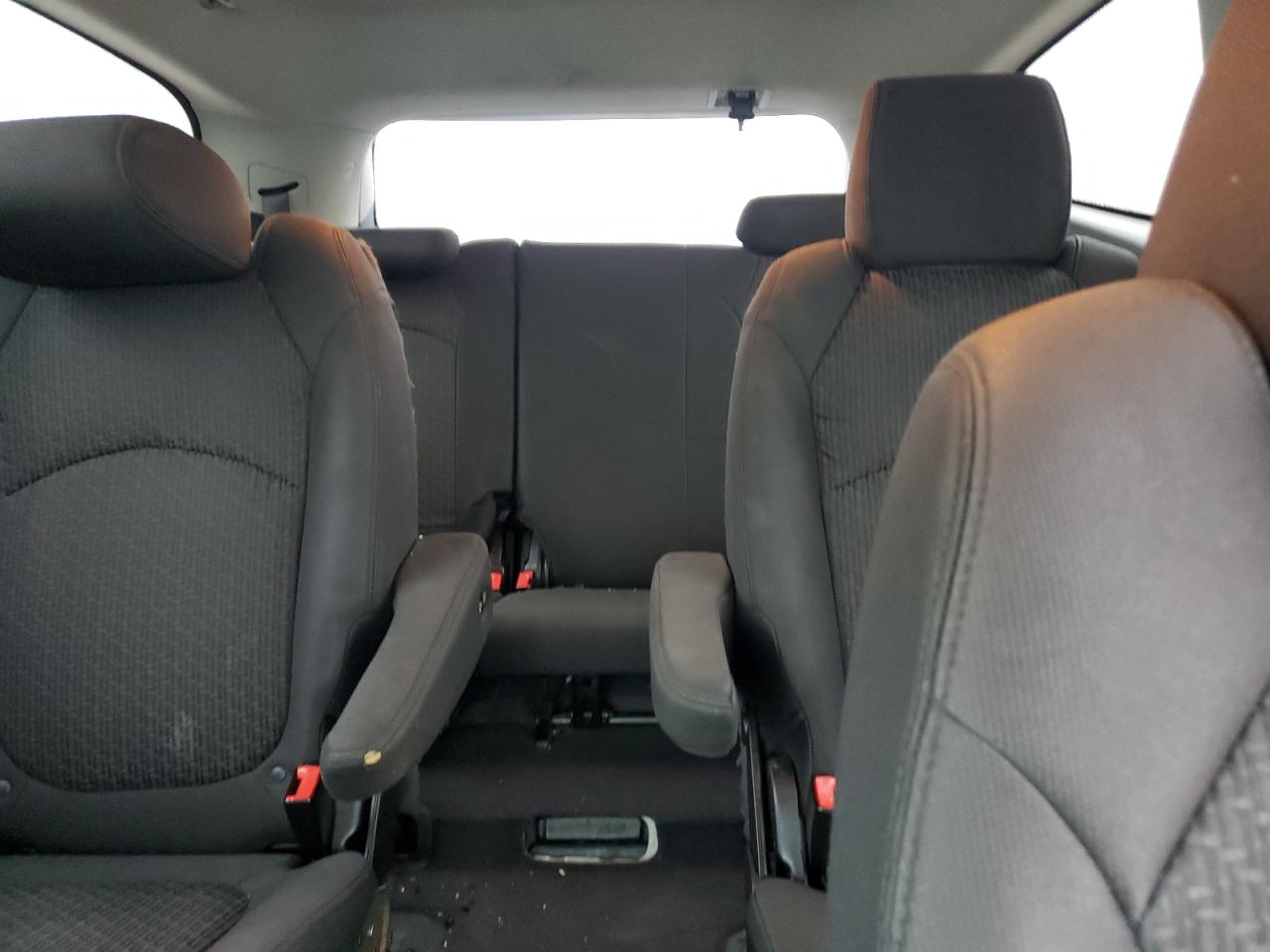 2011 Chevrolet Traverse - Image 10