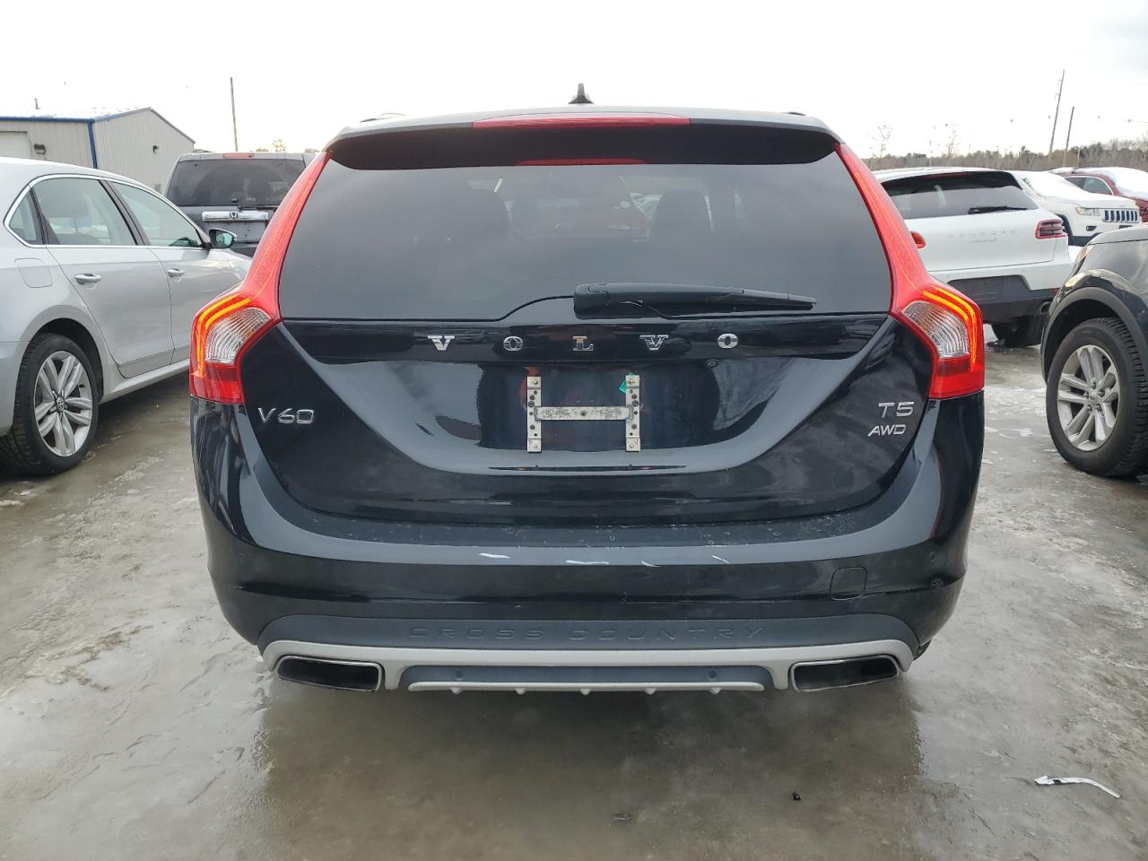 2018 Volvo V60 - Image 6