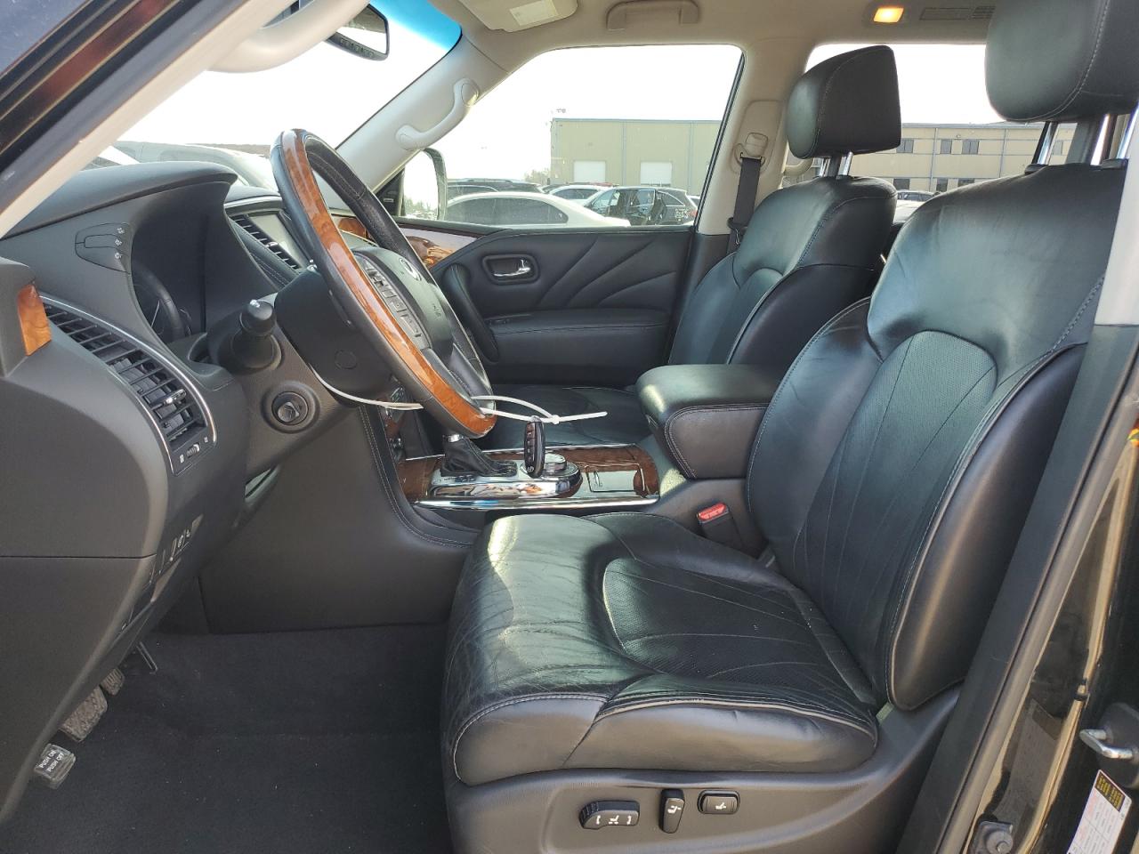 2015 Infiniti QX80 - Image 7