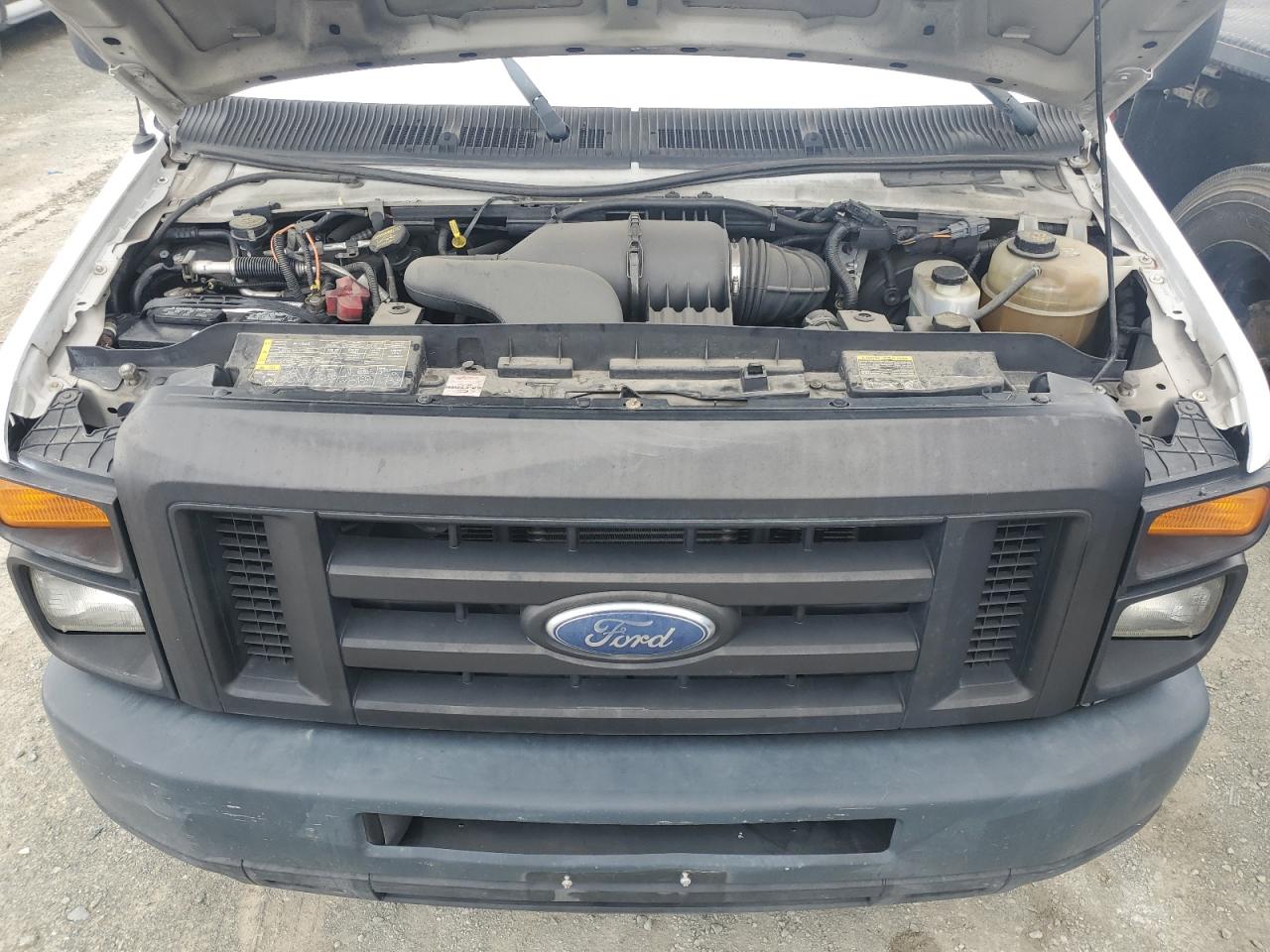 2009 Ford Econoline - Image 12