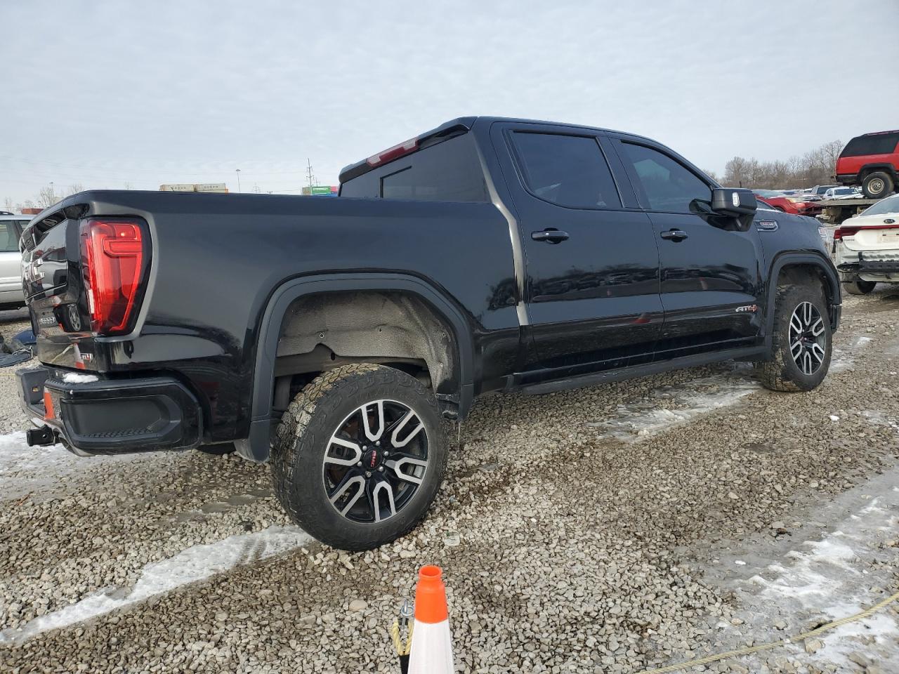 2022 GMC Sierra - Image 3