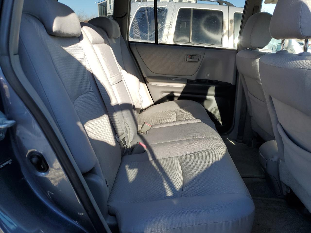 2004 Toyota Highlander - Image 11