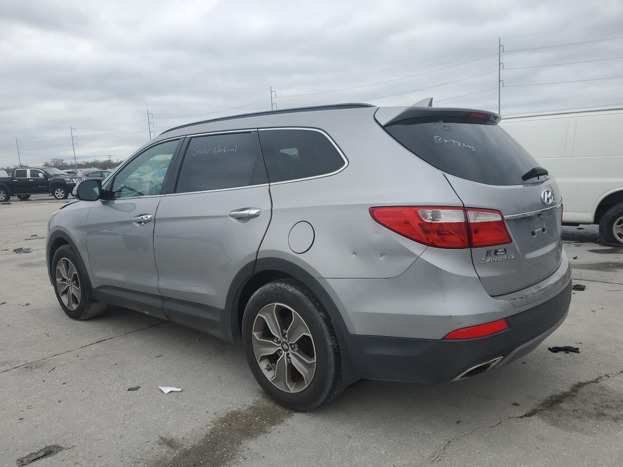 2014 Hyundai Santa Fe - Image 2