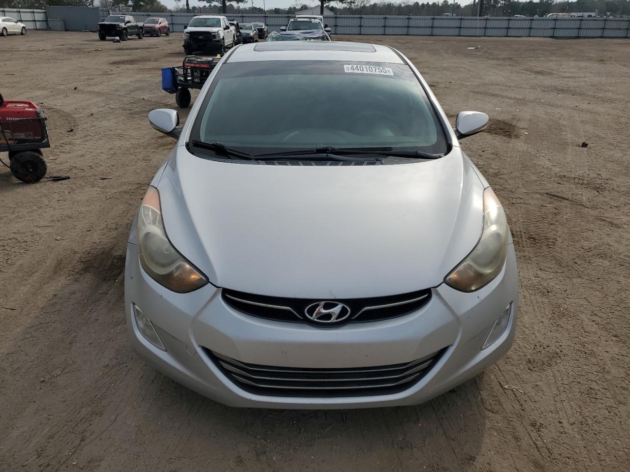 2012 Hyundai Elantra - Image 5
