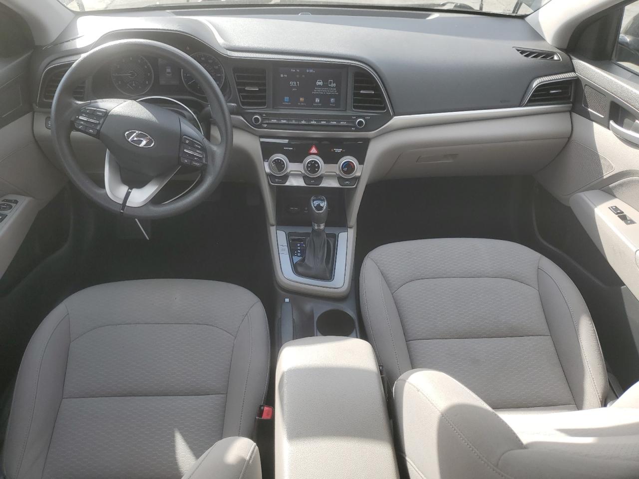 2019 Hyundai Elantra - Image 8