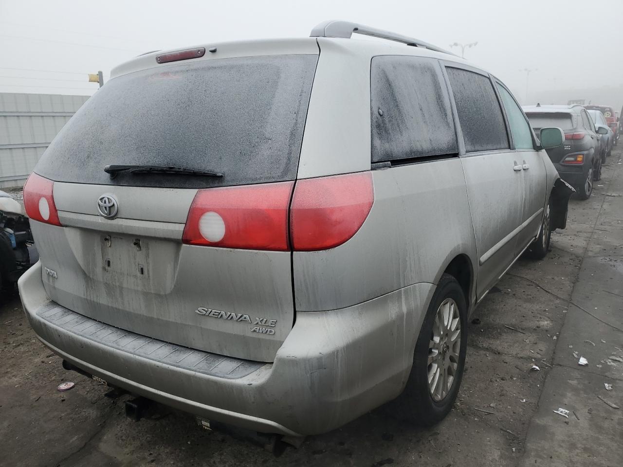 2007 Toyota Sienna - Image 3