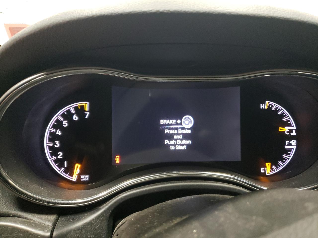 2017 Jeep Grand Cherokee - Image 9